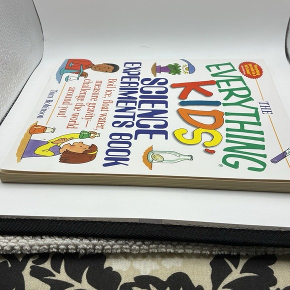 Everything Kids' Science Experiments Book  Boil Ice Float Water Measure Gravity - Picture 3 of 6